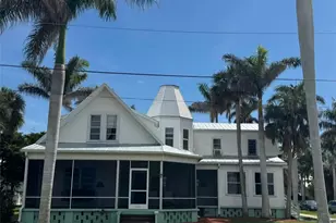 565 W Retta Esplanade, Punta Gorda, FL 33950 - Photo 1