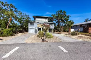 1851 Scenic Dr, Venice, FL 34293 - Photo 1