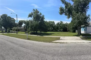 413 E Henry St, Punta Gorda, FL 33950 - Photo 1