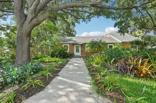 3000 Dartmouth Ave N, Saint Petersburg, FL 33713 - Photo 1