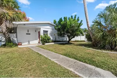 124 Leland SE, Port Charlotte, FL 33952 - Photo 1
