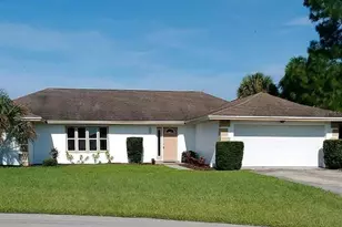 11826 SW Dallas Dr S, Lake Suzy, FL 34269 - Photo 1