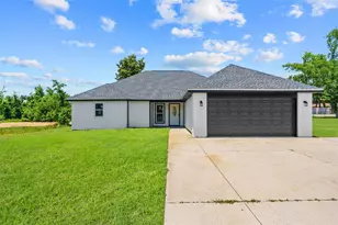 8823 Seminole St, Youngstown, FL 32466 - Photo 1