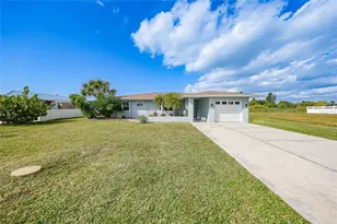 46 Oakland Hills Ct, Rotonda West, FL 33947 - Photo 1