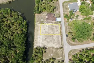 553 Pembroke Dr, Port Charlotte, FL 33954 - Photo 1