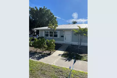 511 W Retta Esplanade, Punta Gorda, FL 33950 - Photo 1
