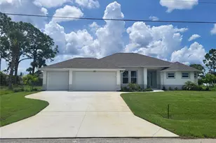 261 Broadmoor Ln, Rotonda West, FL 33947 - Photo 1