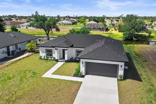 220 Mark Twain Ln, Rotonda West, FL 33947 - Photo 1