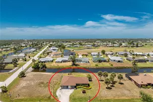 39 Bunker Pl, Rotonda West, FL 33947 - Photo 1