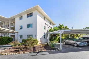 708 Tamiami Trail S, Venice, FL 34285 - Photo 1