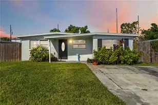 1506 14th St E, Bradenton, FL 34208 - Photo 1