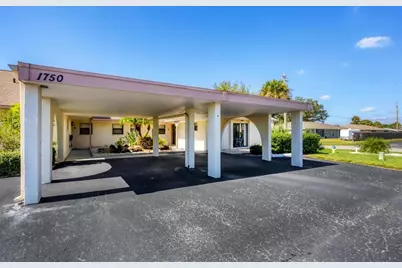 1750 Lake Place #1750-B, Venice, FL 34293 - Photo 1