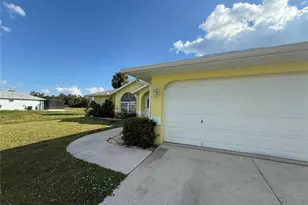 71 Mark Twain Ln, Rotonda West, FL 33947 - Photo 1