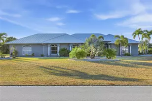 978 Boundary Blvd, Rotonda West, FL 33947 - Photo 1