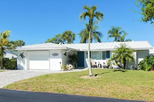 35 Oakwood Dr N, Englewood, FL 34223 - Photo 1