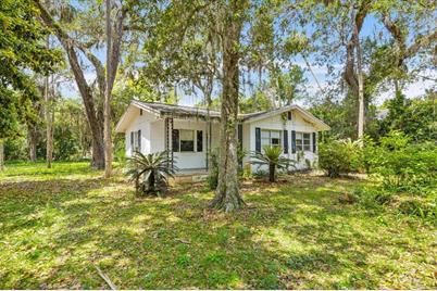 3 Pamela Parkway, Palm Coast, FL 32137 - Photo 1
