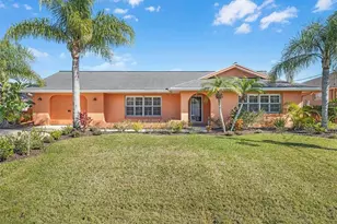 40 Clarendon Ct N, Palm Coast, FL 32137 - Photo 1