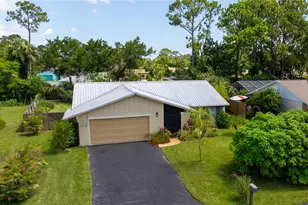 9 Collins Ln, Palm Coast, FL 32137 - Photo 1