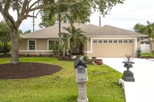 9 Empress Ln, Palm Coast, FL 32164 - Photo 1