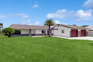 7 Carry Ct, Palm Coast, FL 32137 - Photo 1