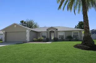 33 Fenwick Ln, Palm Coast, FL 32137 - Photo 1