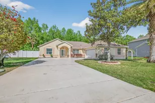 15 Londonderry Dr, Palm Coast, FL 32137 - Photo 1