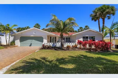 910 Locust Street, New Smyrna Beach, FL 32169 - Photo 1