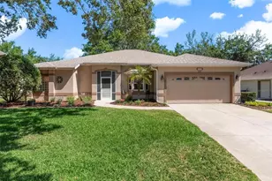 5209 Grove Mnr, Lady Lake, FL 32159 - Photo 1