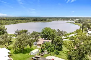 919 S Lake Ave, Groveland, FL 34736 - Photo 1