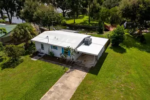 810 Cr 457, Lake Panasoffkee, FL 33538 - Photo 1