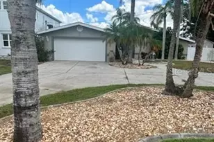 1095 N Stoney Point, Crystal River, FL 34429 - Photo 1