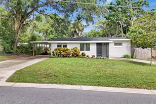 711 Pennsylvania Ave, Fruitland Park, FL 34731 - Photo 1