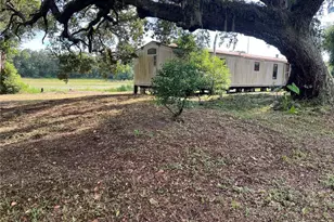 15980 SE Hwy 42, Weirsdale, FL 32195 - Photo 1