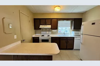 1100 E Caroline Street #123, Tavares, FL 32778 - Photo 1