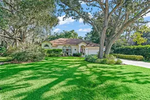 9856 Fairway Cir, Leesburg, FL 34788 - Photo 1