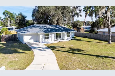 1015 Cr 463B, Lake Panasoffkee, FL 33538 - Photo 1