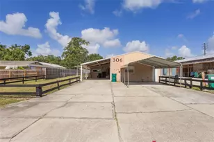 306 N Iona Ave, Fruitland Park, FL 34731 - Photo 1