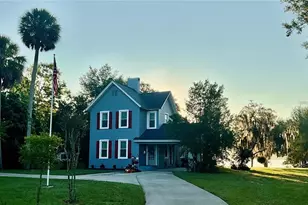 243 S Central Ave, Umatilla, FL 32784 - Photo 1