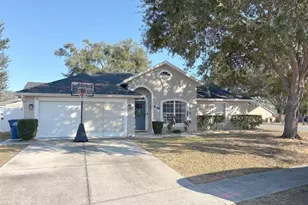 645 Woodview Dr, Tavares, FL 32778 - Photo 1