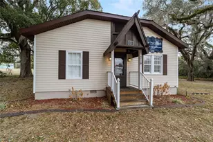219 W McClendon St, Lady Lake, FL 32159 - Photo 1