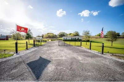 8013 Sergeant Pepper Dr, Howey in the Hills, FL 34737 - Photo 1