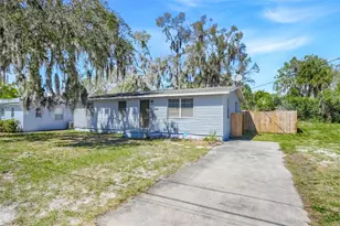 1009 E Hazzard Ave, Eustis, FL 32726 - Photo 1