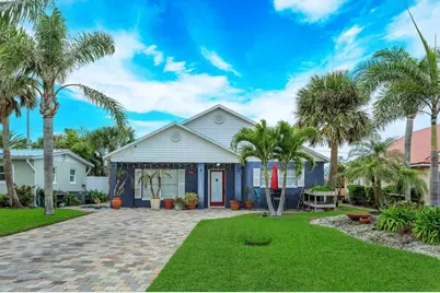 830 E 25th Avenue, New Smyrna Beach, FL 32169 - Photo 1