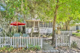 140 N Johns St, Mount Dora, FL 32757 - Photo 1
