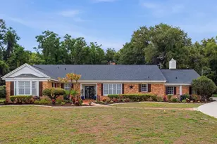 1017 Shore Acres Dr, Leesburg, FL 34748 - Photo 1