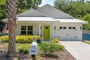 964 N Grandview St, Mount Dora, FL 32757 - Photo 1