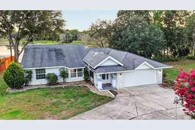 302 E Mirror Lake Drive, Fruitland Park, FL 34731 - Photo 1