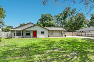 25121 Algonquin Ave, Sorrento, FL 32776 - Photo 1