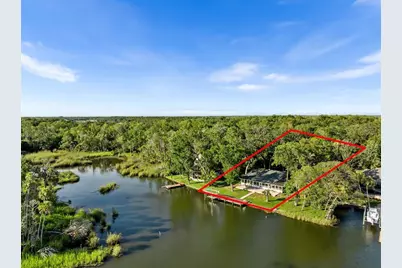 900 NW Snug Harbor Road, Crystal River, FL 34428 - Photo 1