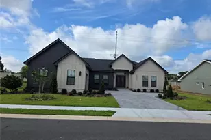 5375 Clubhouse Hills Ln, Lakeland, FL 33812 - Photo 1